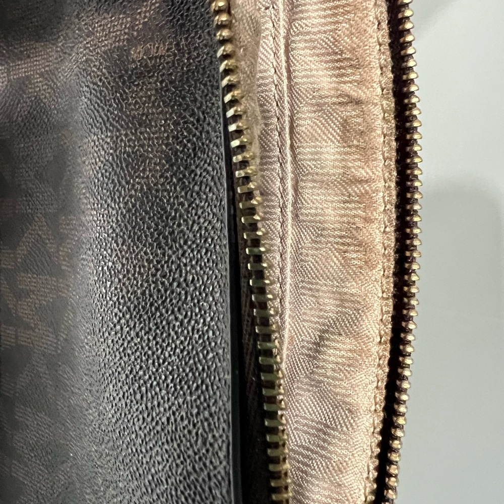 Michael Kors Brown Wristlet, wallet or insert - Picture 7 of 11